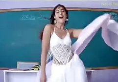 لاتین سکس سکس سکس با استفاده از دستگاه جنسیت بیدمشک خود را طراحی کرده و وبکم را فعال کرده است