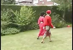 بلوند سکسی، لباس سیاه و سفید، جوراب های وابسته عکس سکیی به عشق شهوانی و الهام گرفته از دست او را بر جوانان خوشمزه بزرگ خود، تصمیم می گیرد که آن را خوب به یک کمی سرگرم کننده، که او آن را از ویبراتور خود را برش و نور بیدمشک او