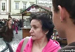 دختر زیبا پس از حمام بلافاصله شروع به دمار از روزگارمان درآورد عکسهای سکسی سوپر بیدمشک او با کیرمصنوعی بزرگ!